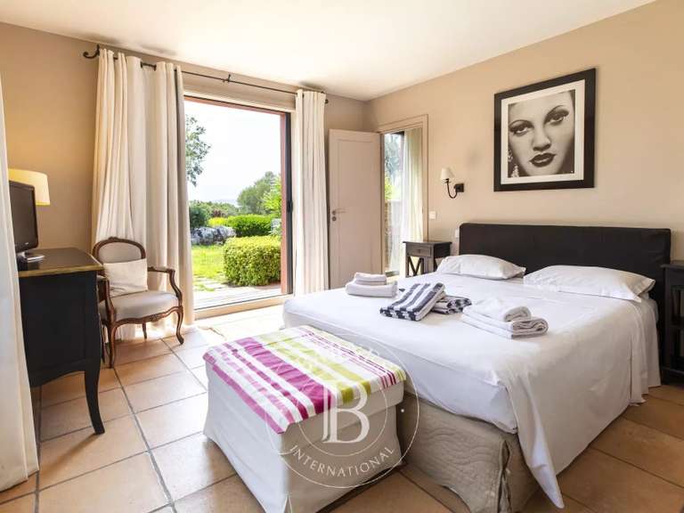 Villa Porto-Vecchio - 6 bedrooms - 260m²