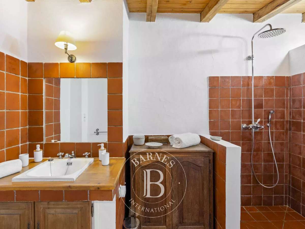 Villa Bonifacio