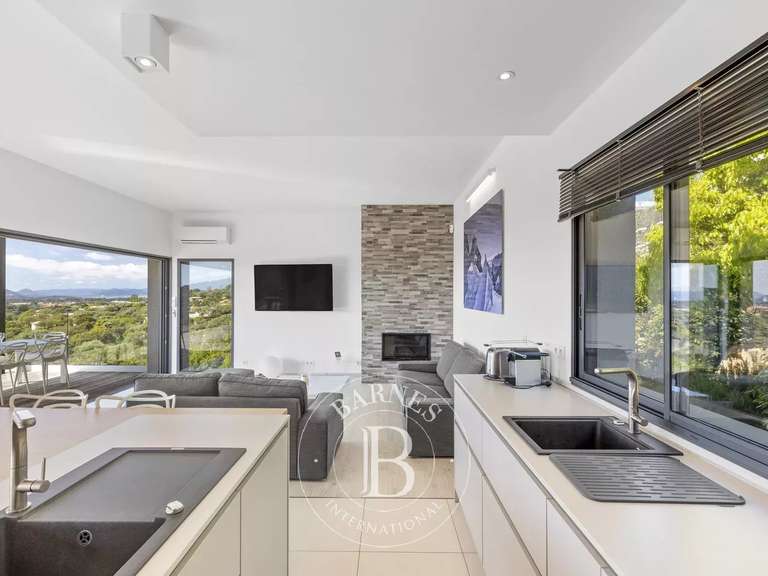 Villa with Sea view Lecci - 4 bedrooms - 175m²