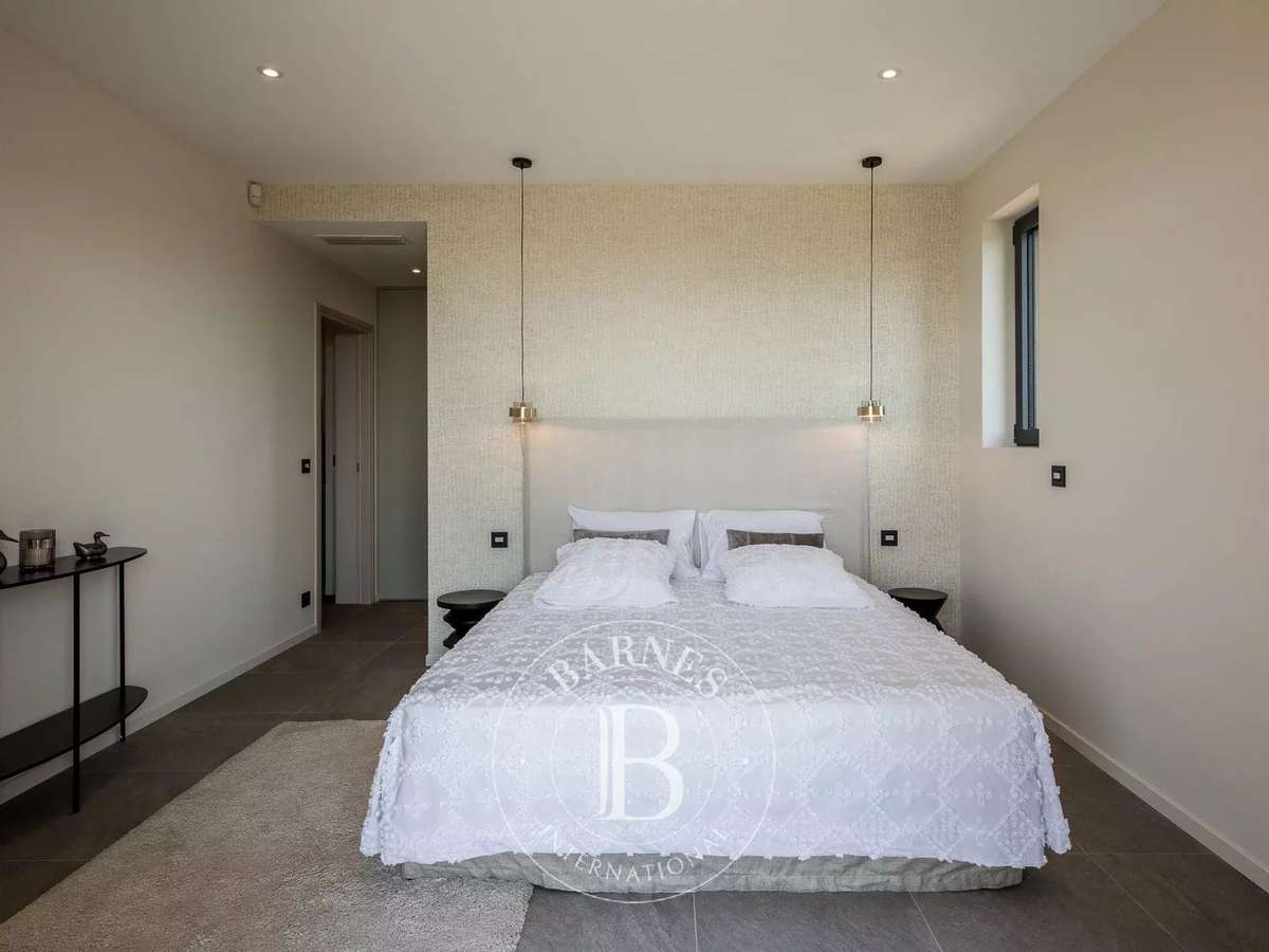 Villa Bonifacio