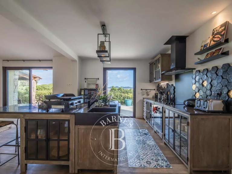 Villa with Sea view Bonifacio - 4 bedrooms - 198m²
