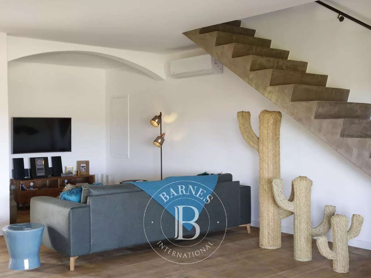 Villa Bonifacio