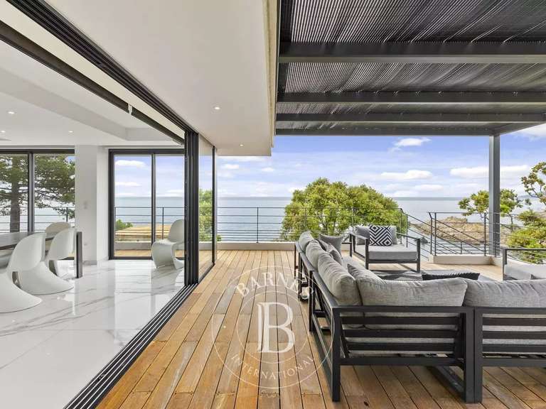 Villa with Sea view Sari-Solenzara - 5 bedrooms - 400m²