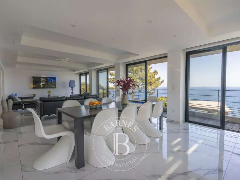 Villa with Sea view Sari-Solenzara - 5 bedrooms - 400m²