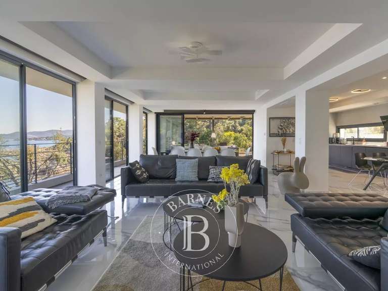 Villa with Sea view Sari-Solenzara - 5 bedrooms - 400m²