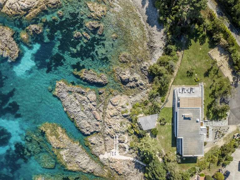 Villa with Sea view Sari-Solenzara - 5 bedrooms - 400m²