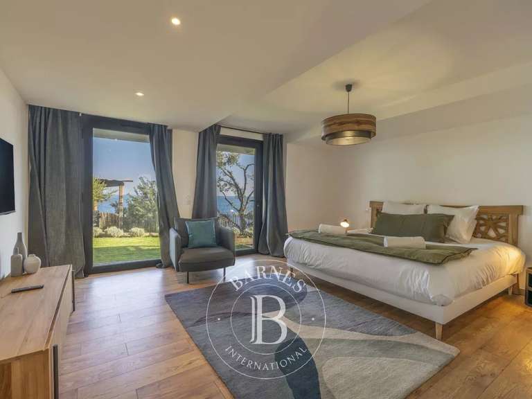 Villa with Sea view Sari-Solenzara - 5 bedrooms - 400m²