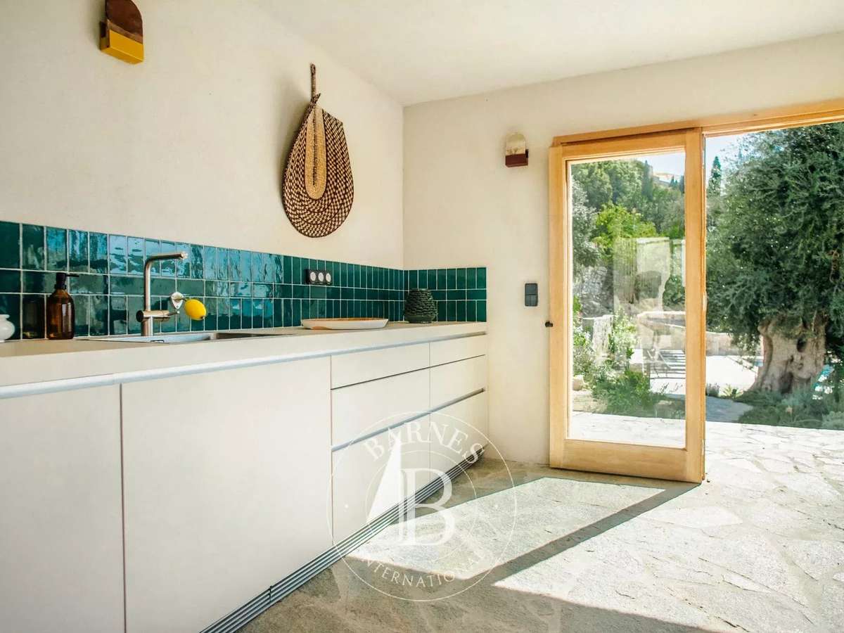 Mansion Lumio