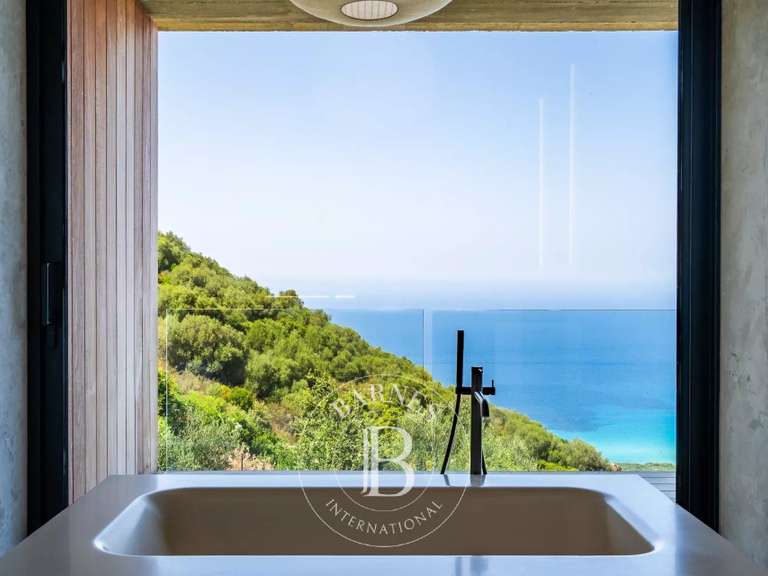 Villa with Sea view L'Île-Rousse - 4 bedrooms - 350m²
