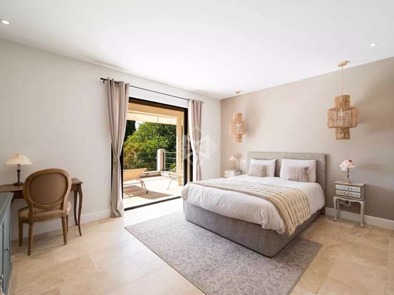 Villa Roquefort-les-Pins - 9 chambres - 407m²