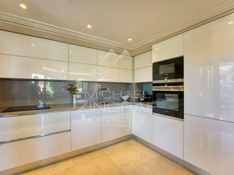 Apartment Cap-d-antibes - 3 bedrooms - 132m²