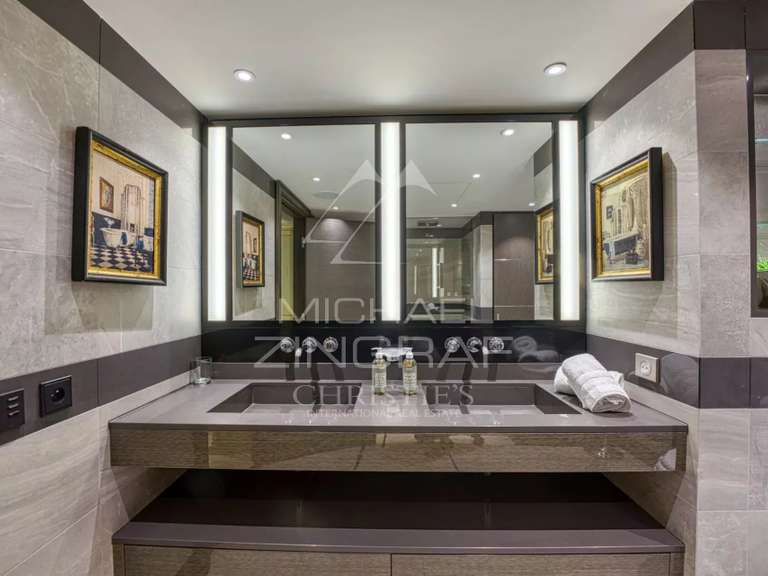 Apartment Cap-d-antibes - 3 bedrooms - 132m²