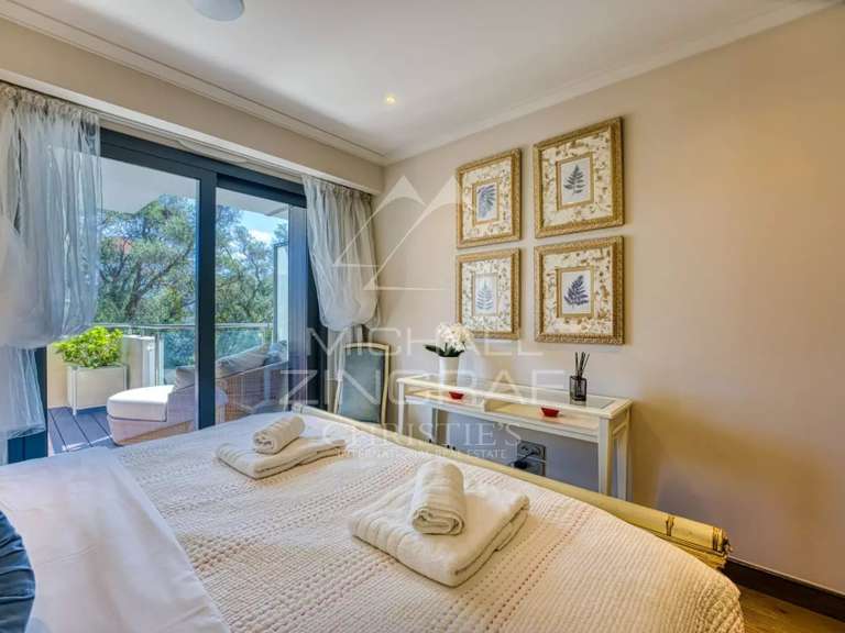 Apartment Cap-d-antibes - 3 bedrooms - 132m²