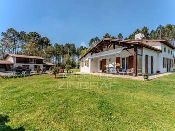 Maison 7 pièces 200 m² · à Salles · 200 m² · 690 000 €