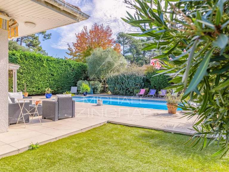 House Pyla-sur-mer - 7 bedrooms - 313m²