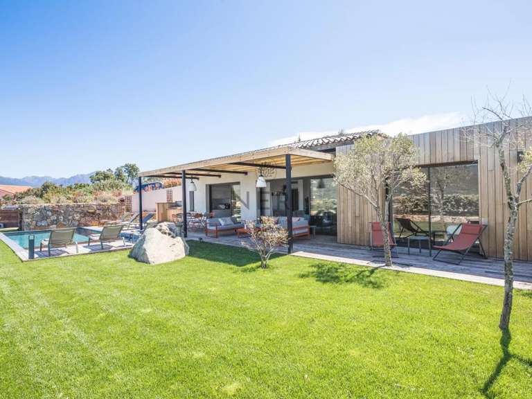 Villa with Sea view Propriano - 3 bedrooms - 800m²