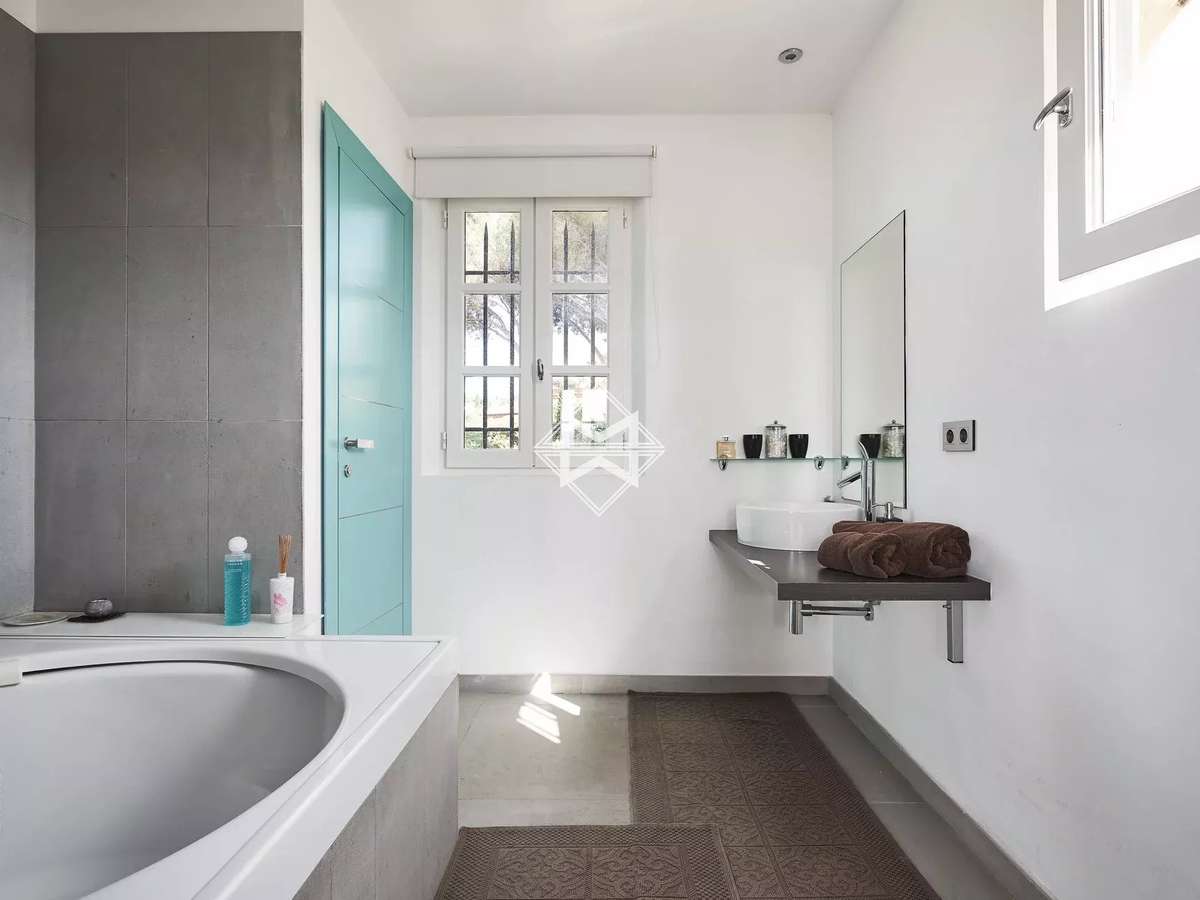 House Saint-Tropez