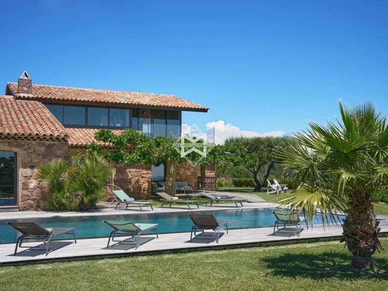 Villa Sainte-Maxime - 5 bedrooms - 320m²