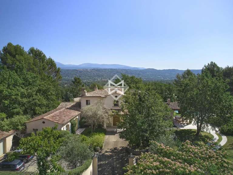 Villa Tourrettes - 4 bedrooms - 327m²