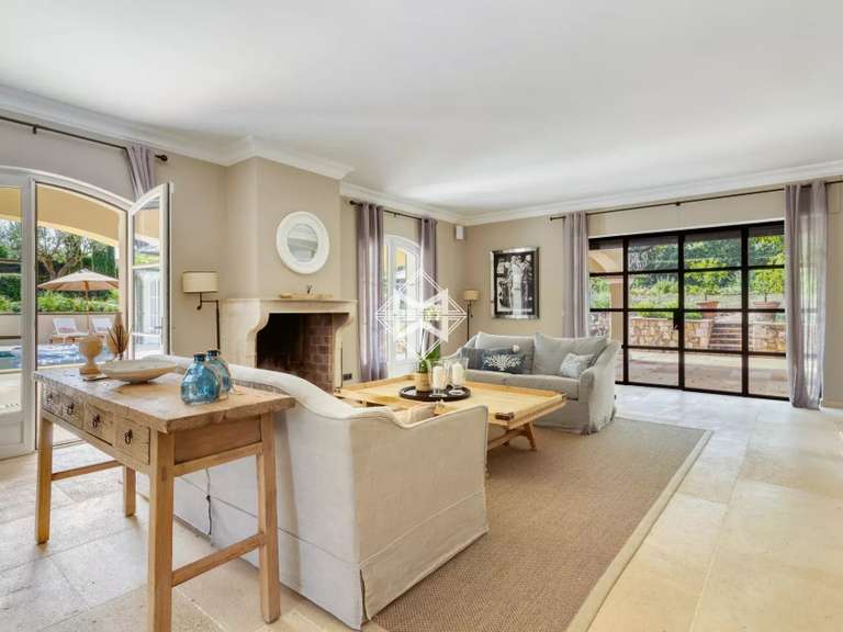 Villa Saint-Tropez - 6 bedrooms - 300m²