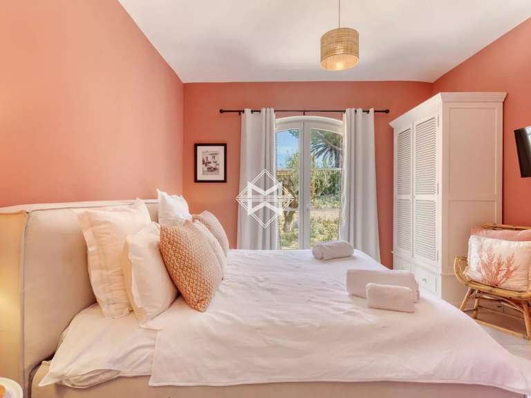 Villa Saint-Tropez - 6 bedrooms - 300m²