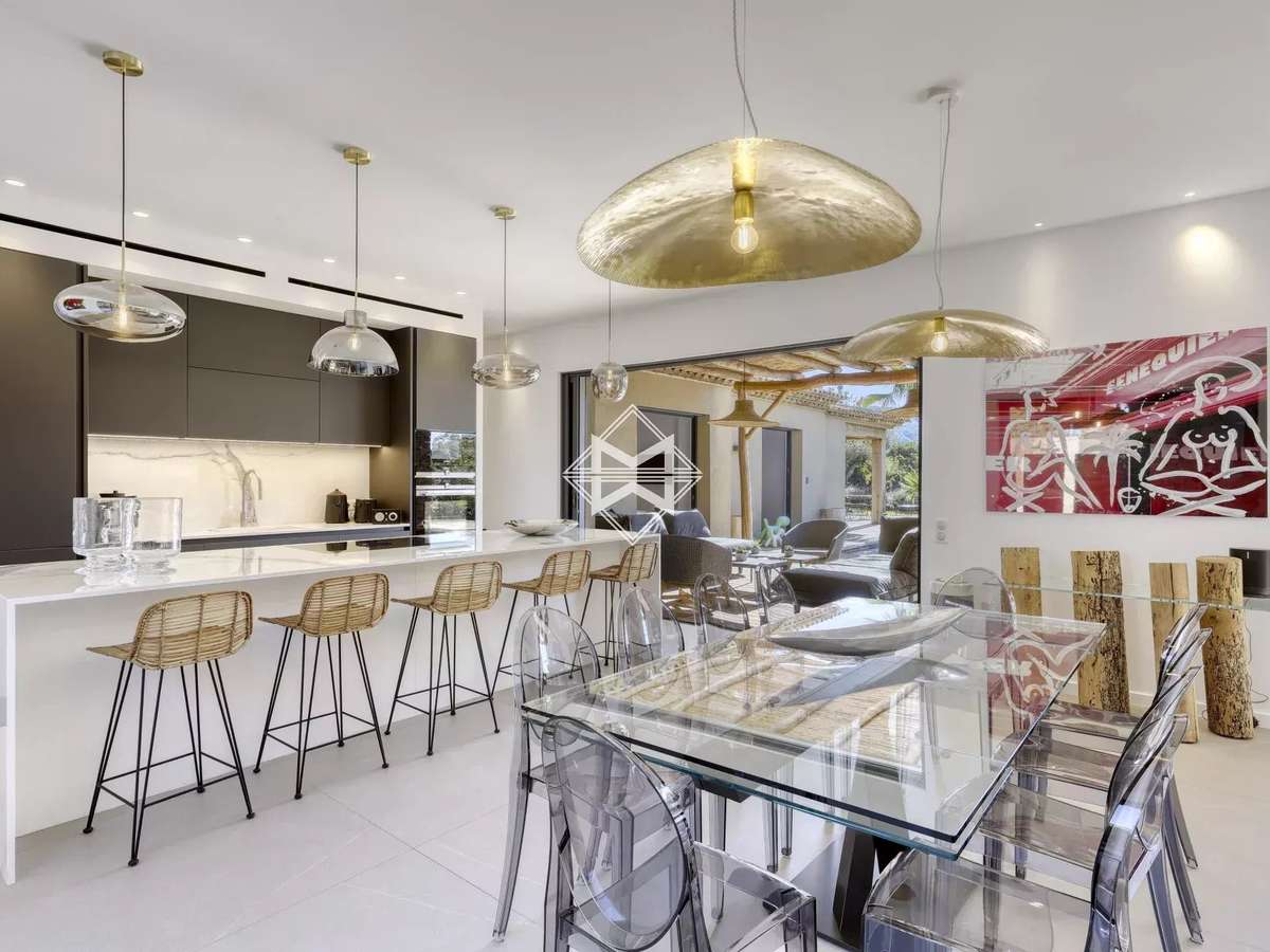 House Saint-Tropez