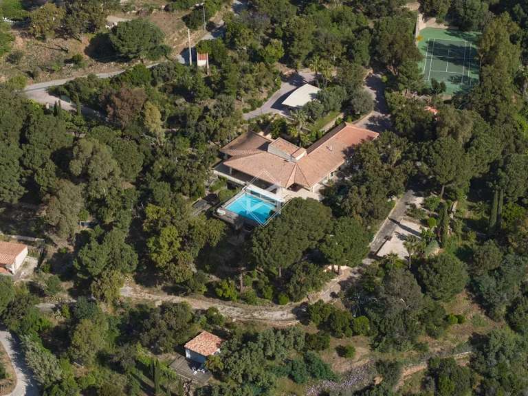 Villa with Sea view Le Lavandou - 6 bedrooms - 340m²