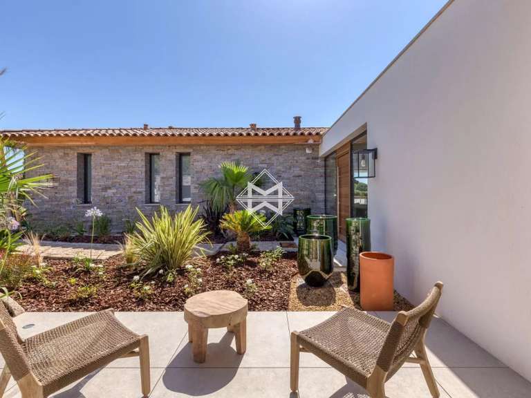 Villa Sainte-Maxime - 4 bedrooms - 361m²