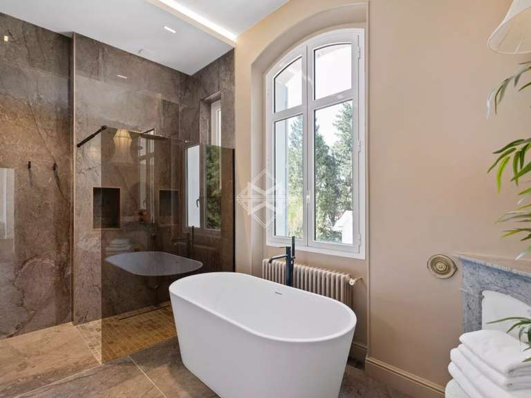 Villa Saint-Raphaël - 6 chambres - 622m²