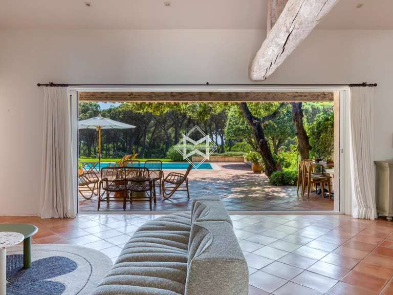 Villa Saint-Tropez - 6 bedrooms - 230m²