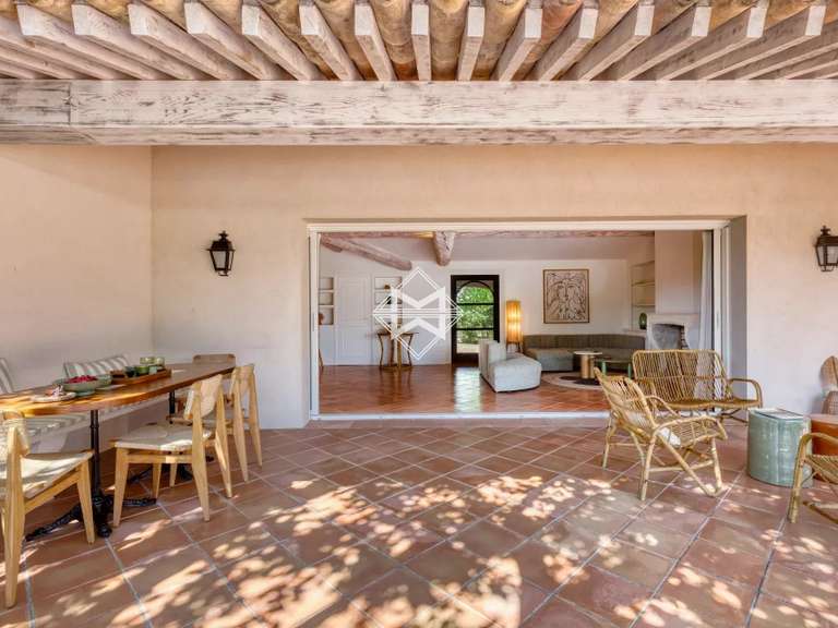 Villa Saint-Tropez - 6 bedrooms - 230m²