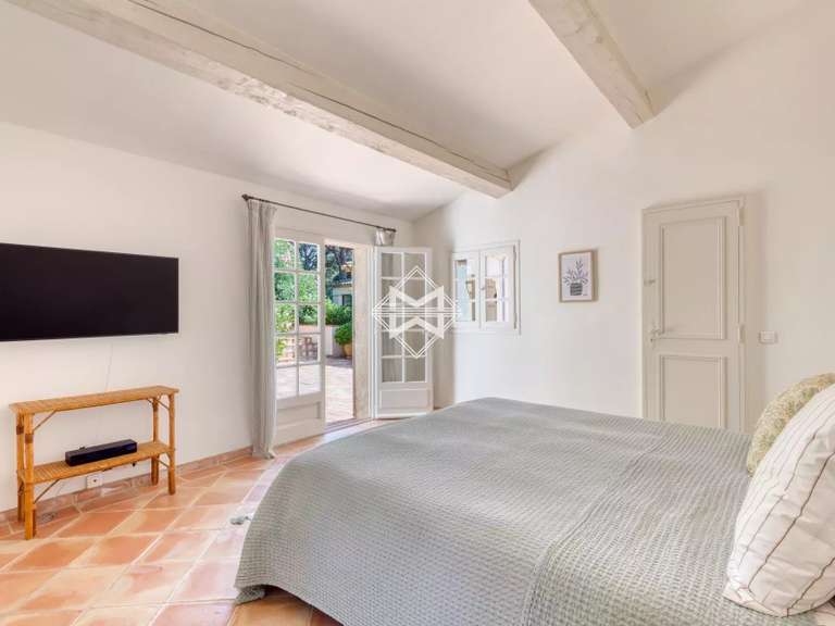 Villa Saint-Tropez - 6 bedrooms - 230m²