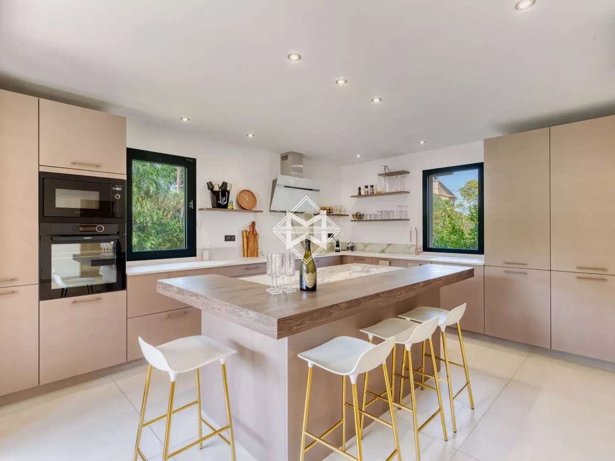 House Saint-Tropez