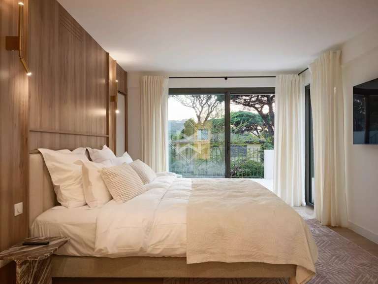Villa Saint-Tropez - 5 bedrooms - 230m²