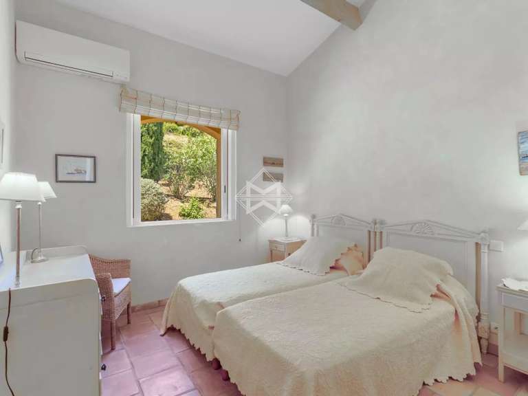 Villa La Croix-Valmer - 6 bedrooms - 283m²