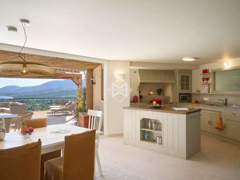 Villa La Croix-Valmer - 4 bedrooms - 220m²