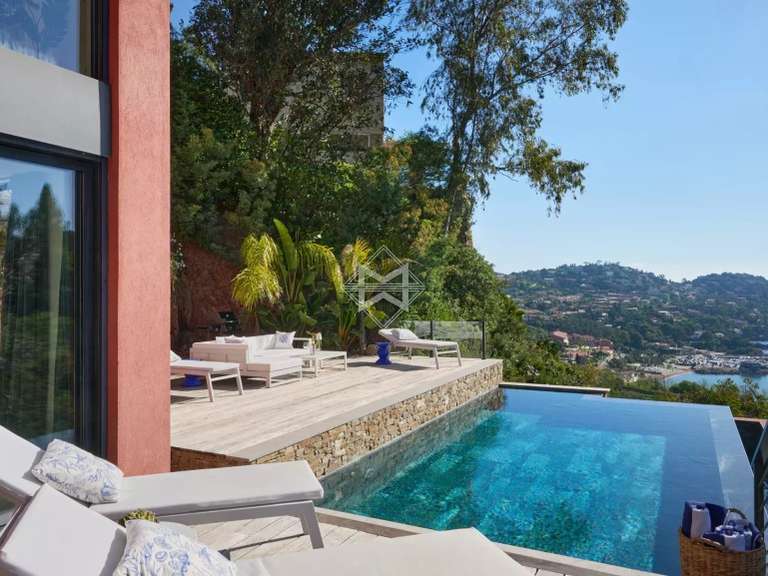 Villa with Sea view Théoule-sur-Mer - 3 bedrooms - 160m²