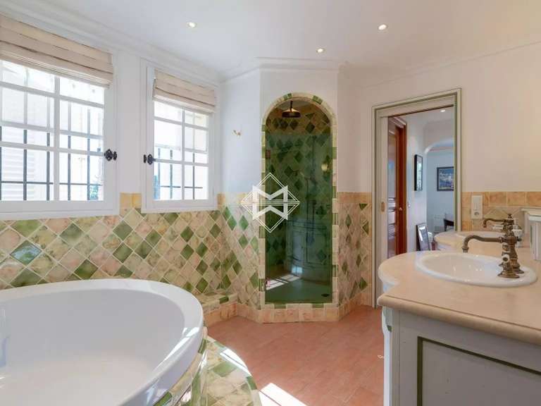 Villa with Sea view Cap-d-antibes - 5 bedrooms - 300m²