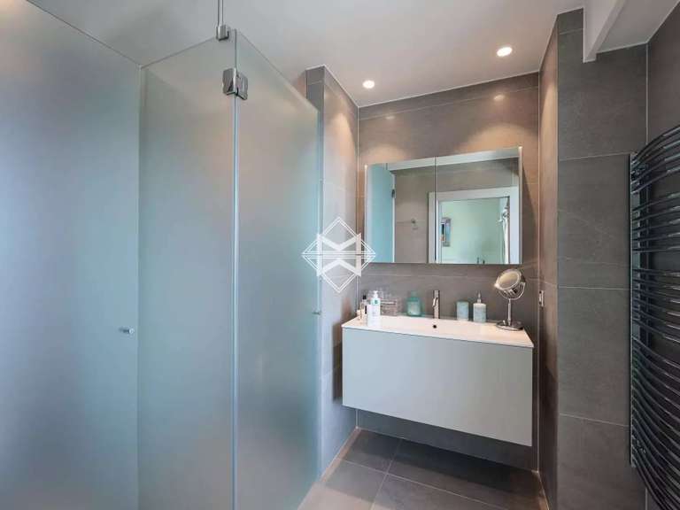 Appartement avec Vue sur mer Cap-d-antibes - 3 chambres - 104m²