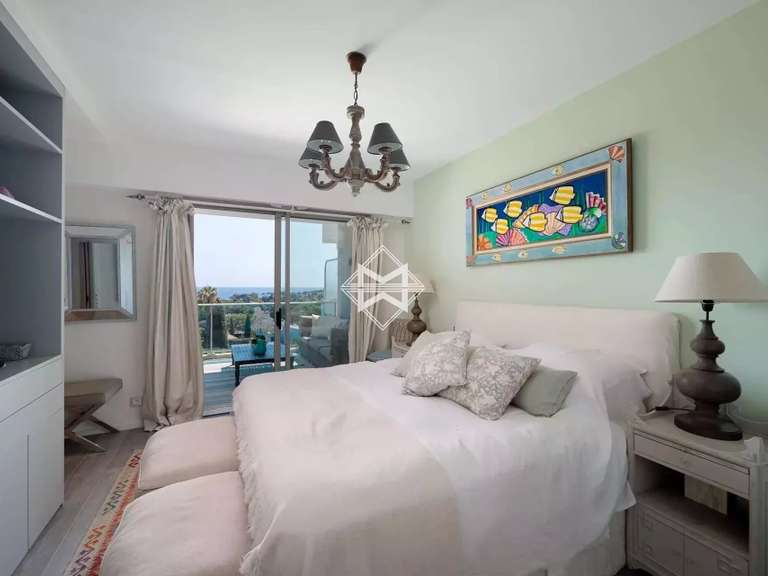 Appartement avec Vue sur mer Cap-d-antibes - 3 chambres - 104m²