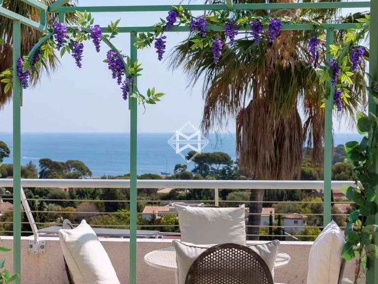Appartement avec Vue sur mer Cap-d-antibes - 3 chambres - 104m²