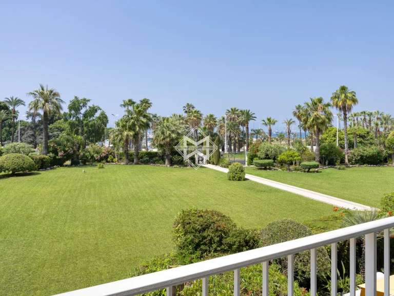 Apartment with Sea view Cannes - 3 bedrooms - 110m²
