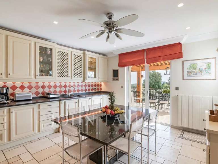 Maison Biot - 9 chambres - 596m²