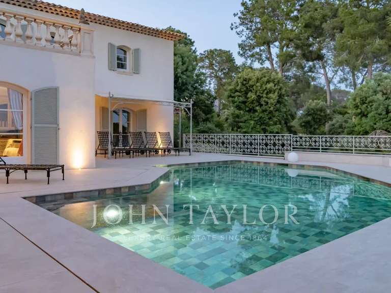 Maison Biot - 9 chambres - 596m²