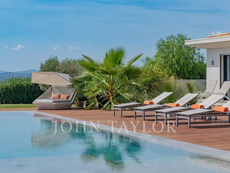 Maison Roquefort-les-Pins - 6 chambres - 488m²