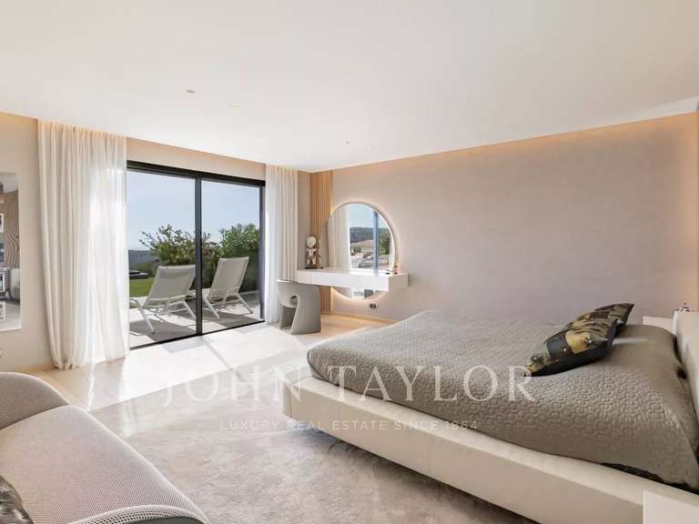 Maison Roquefort-les-Pins - 6 chambres - 488m²