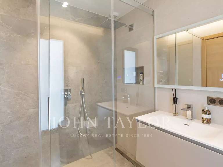 Maison Roquefort-les-Pins - 6 chambres - 488m²