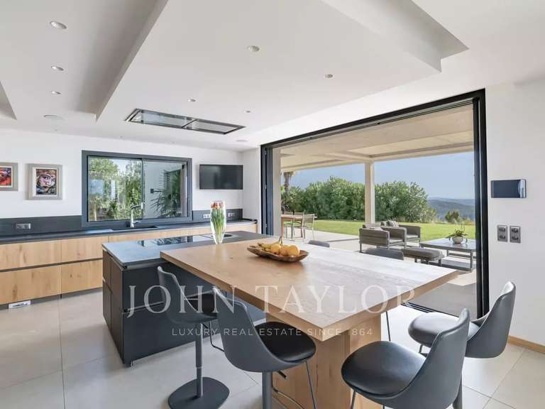 Maison Roquefort-les-Pins - 6 chambres - 488m²