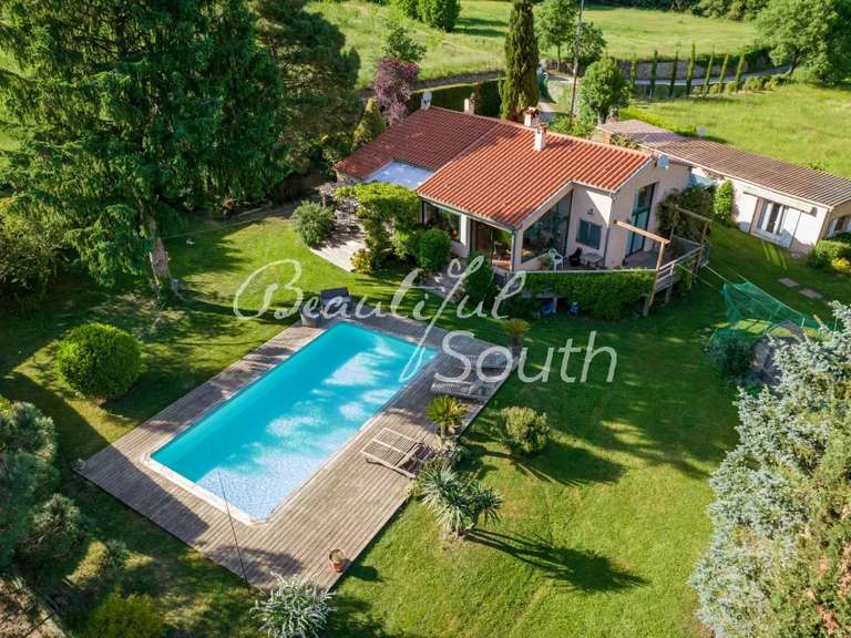 House Estoher - 5 bedrooms - 147m²