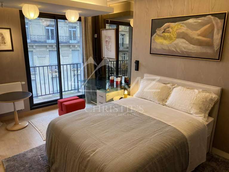 Appartement Paris 8e - 1 chambre - 63m²